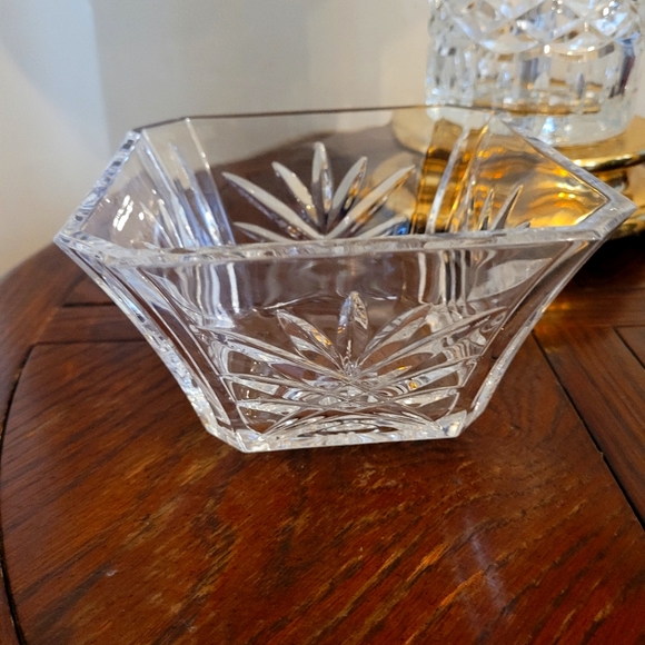 Waterford Crystal Florence Court Square Bowl - Picture 1 of 4